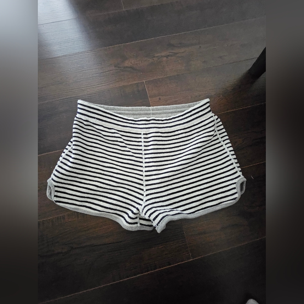 Gray Drawstring Reversible Shorts - Picture 3 of 4